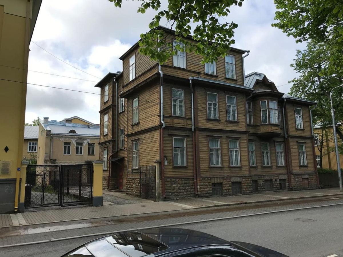 1 Bedroom Apartment Near Kadriorg Swan Pond Tallin Exterior foto